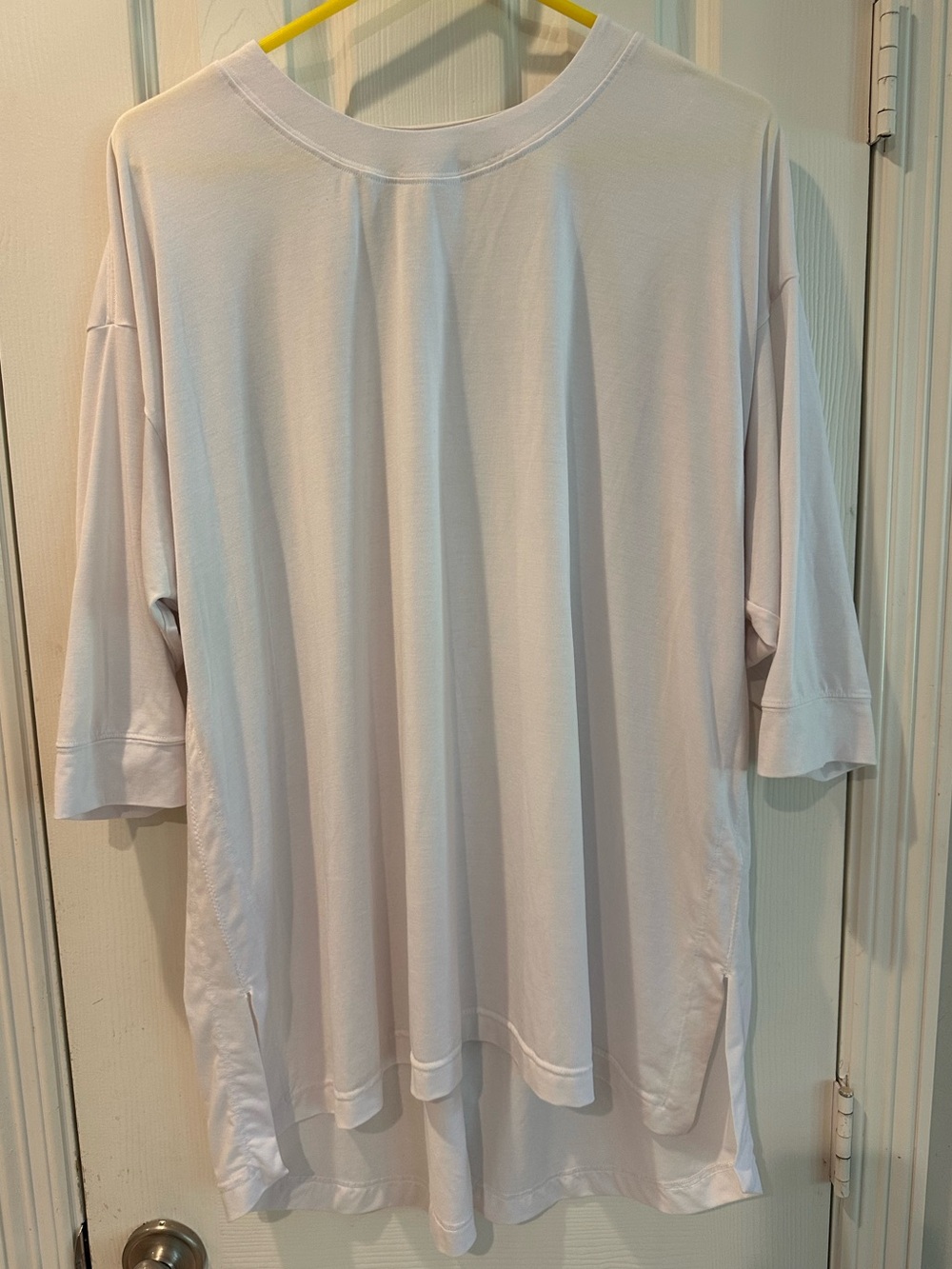 Like New! Athleta Inspire Top in Bright White- Size XL